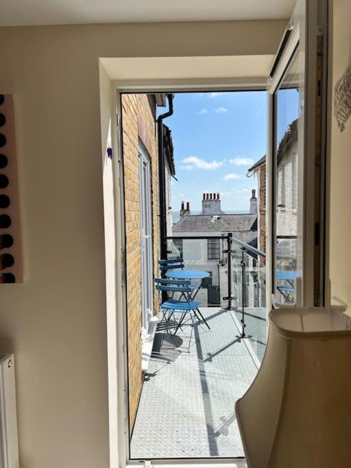 100 Steps To Broadstairs Beach - 2 Bedroom 3 Beds Kültér fotó